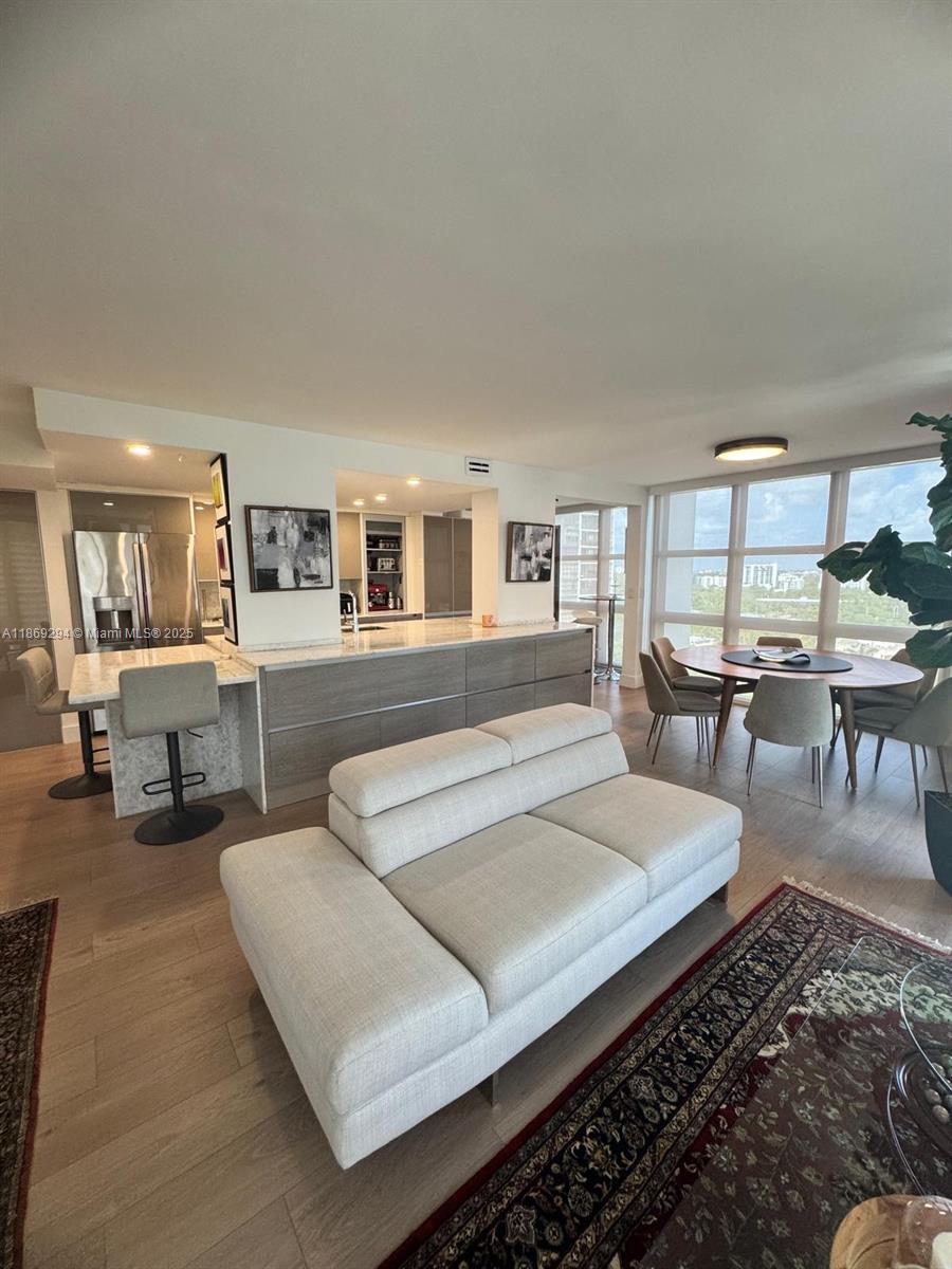 Building Photo - 1865 Brickell Ave