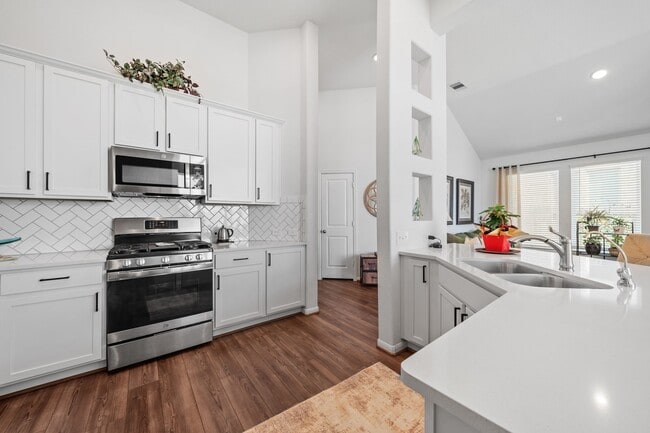 Building Photo - 1313 Mainland Shrs Ln