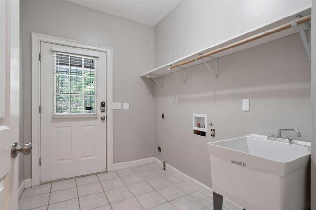 Building Photo - 1230 Old Home Pl Ct