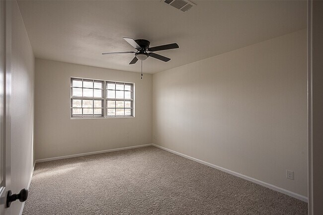 Building Photo - 6317 Ivanhoe Ln