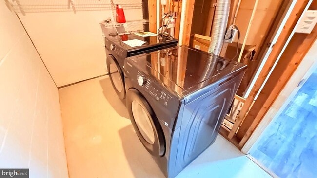 Building Photo - 20117 Laurel Hill Way