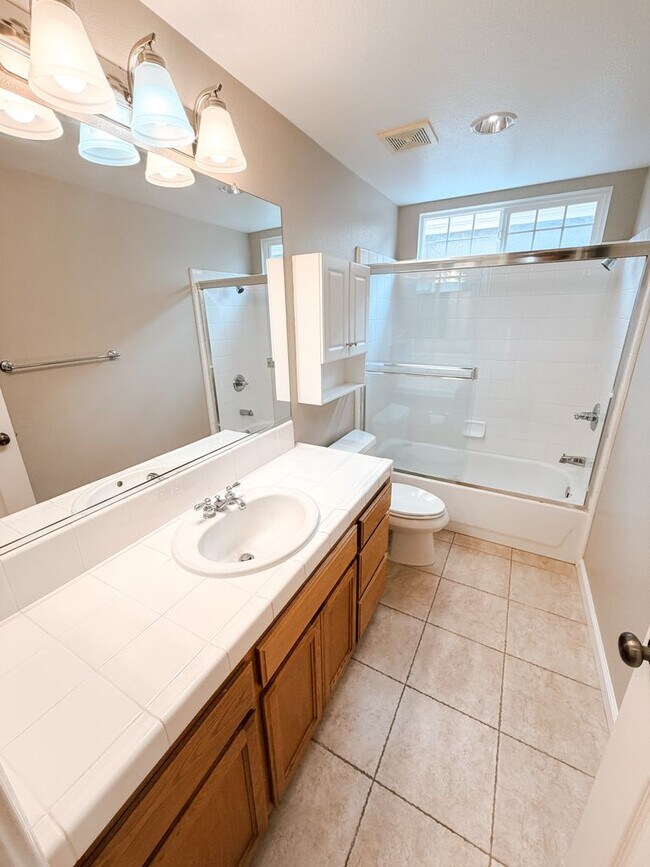 Building Photo - San Ramon Home Available Now!