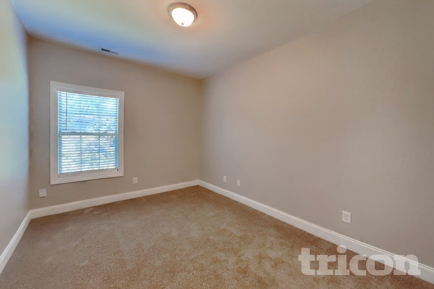 Building Photo - 1306 Crescent Ridge Drive
