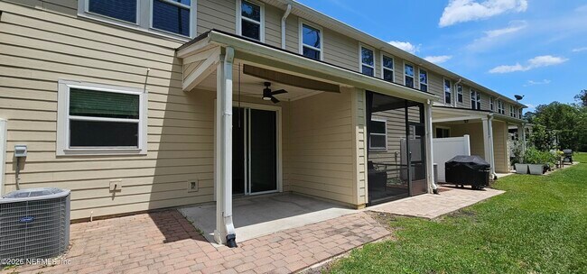 Building Photo - 221 Richmond Dr
