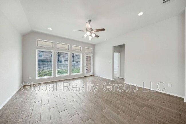 Building Photo - 14306 Hallows Grv