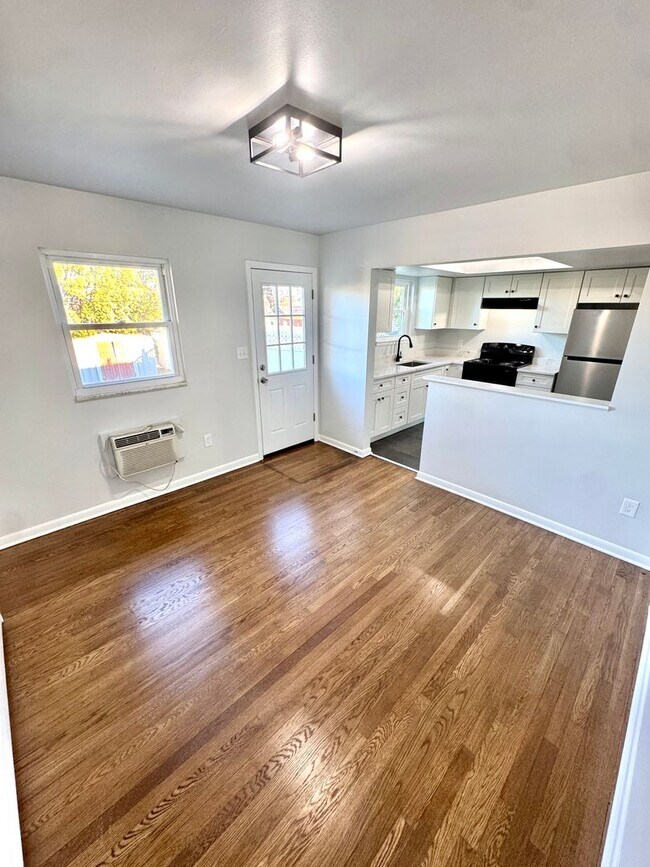 Building Photo - PARKLAND SCHOOLS- THREE BEDROOM TOWNHOME