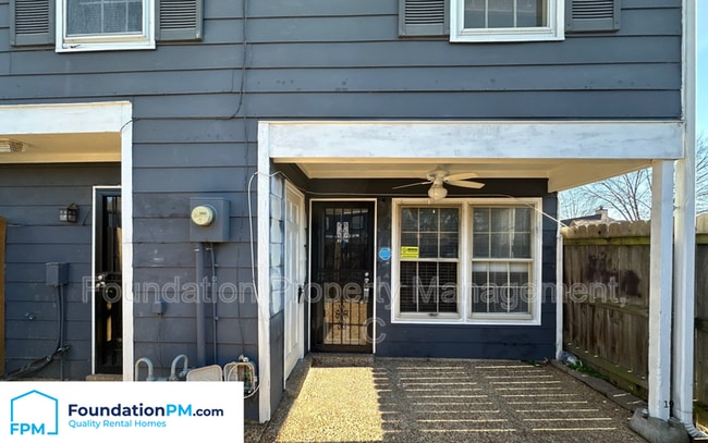 Building Photo - 3356 Coachouse Cove