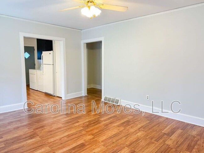 Building Photo - 10 Yellowstone Dr