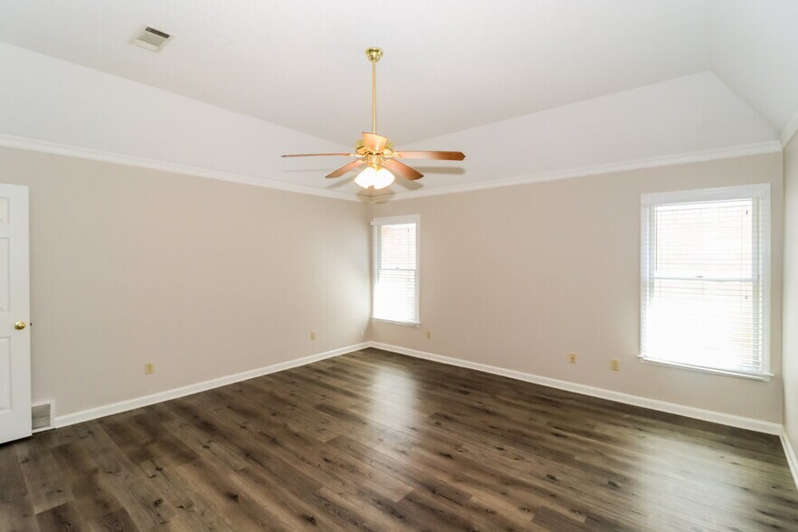 Building Photo - 7625 Dexter Park Dr