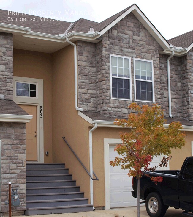 Building Photo - 856 S Woodson Ct