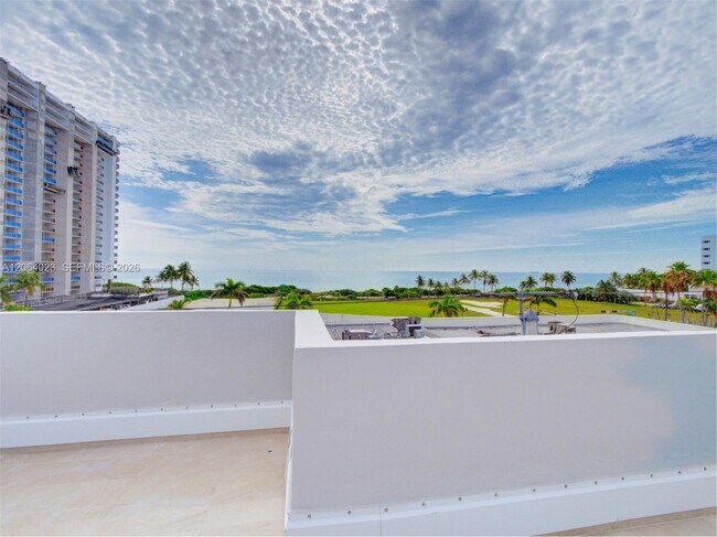 Building Photo - 6725 Harding Ave