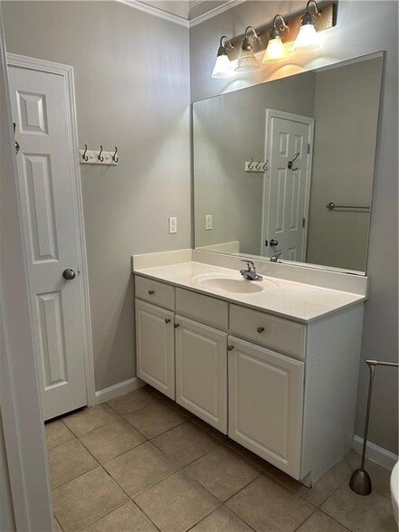 Building Photo - 5208 Westchester Ridge NE