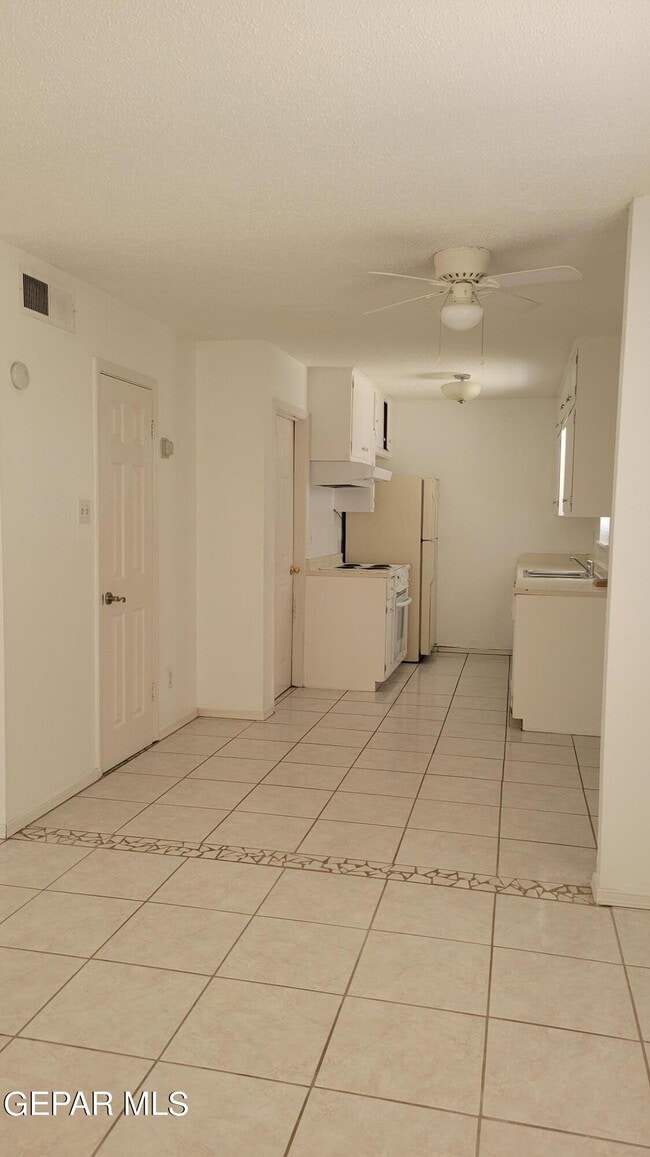 Building Photo - 1405 Cessna Dr