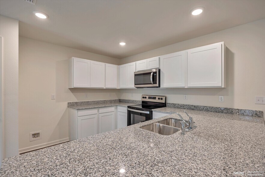 Building Photo - 45105 Red Brick Dr