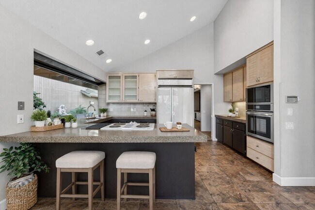 Building Photo - Gold River 2 Bedroom / Den, 2 Bathroom 1,600 Sqft. with Pool and Clubhouse For Lease.