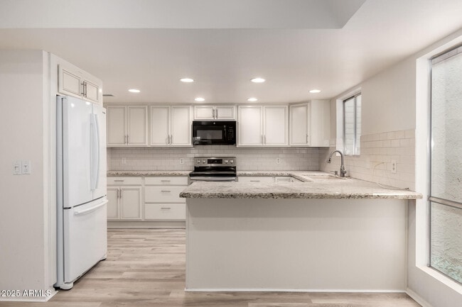 Building Photo - 7932 E Pecos Ln