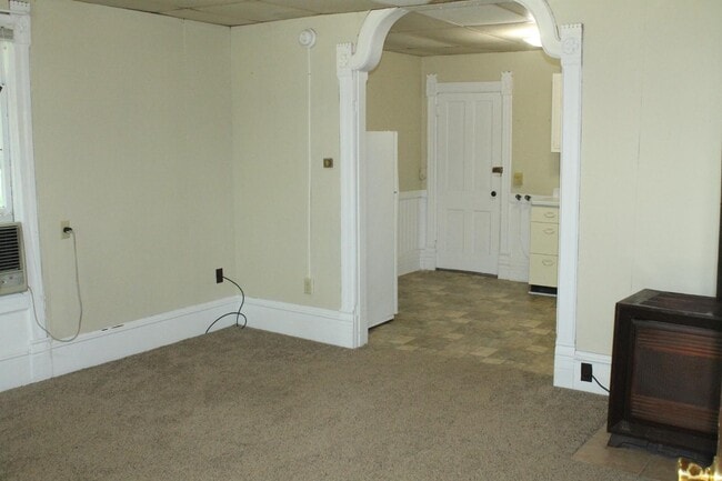 Building Photo - 119 Elm St