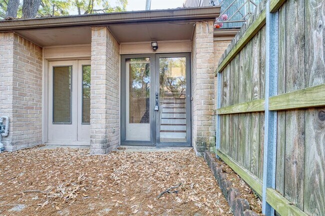 Building Photo - 5860 Sampley Way