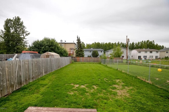 Building Photo - Little Dipper Avenue