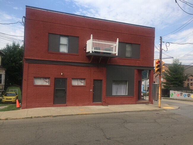 Primary Photo - 1447 State Ave