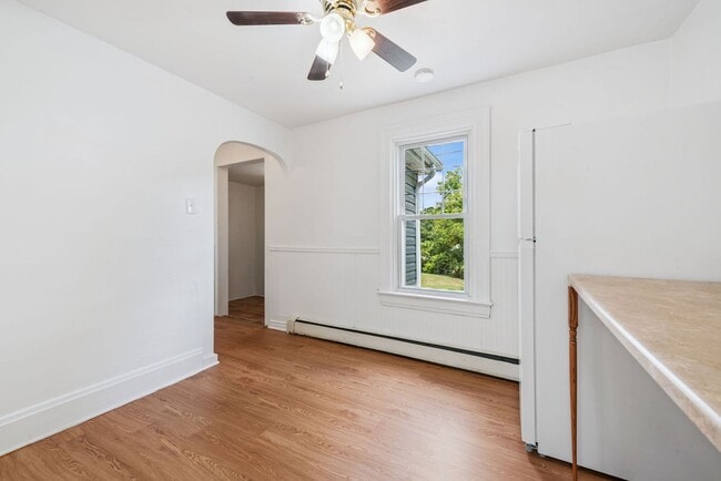 Building Photo - Stunning 2 Bedroom home in Greensburg avai...