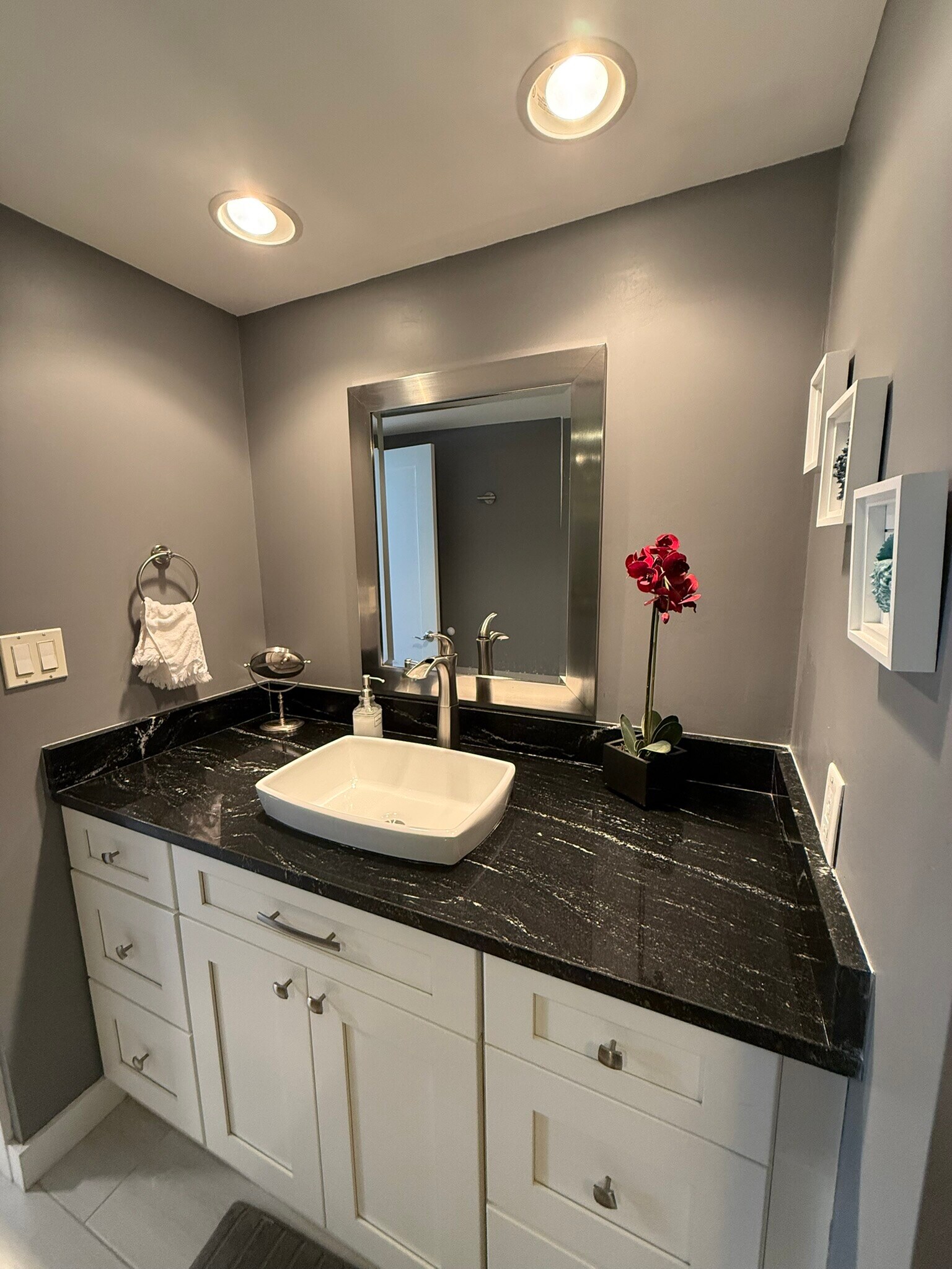 Guest bathroom view 1 - 1460 Gulf Blvd