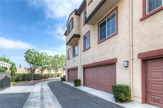 Building Photo - 281 Camphor Pl