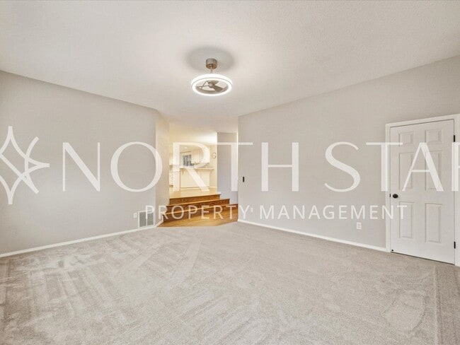 Building Photo - Traditional Home with Views