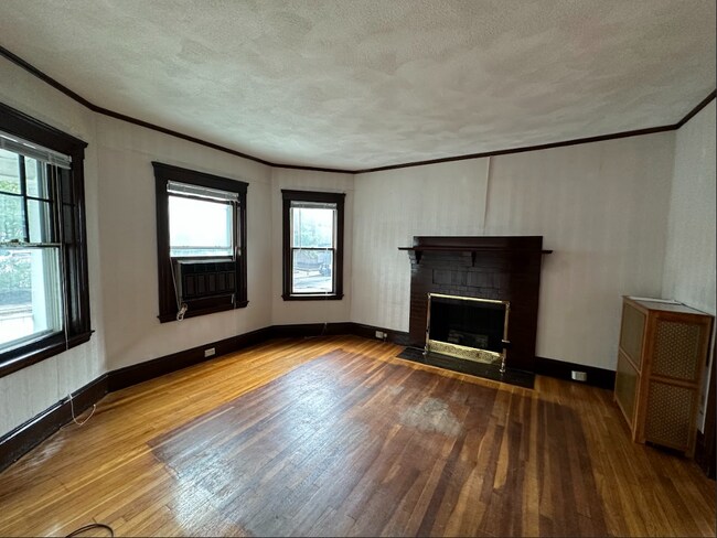 Building Photo - 9 Roberts Rd