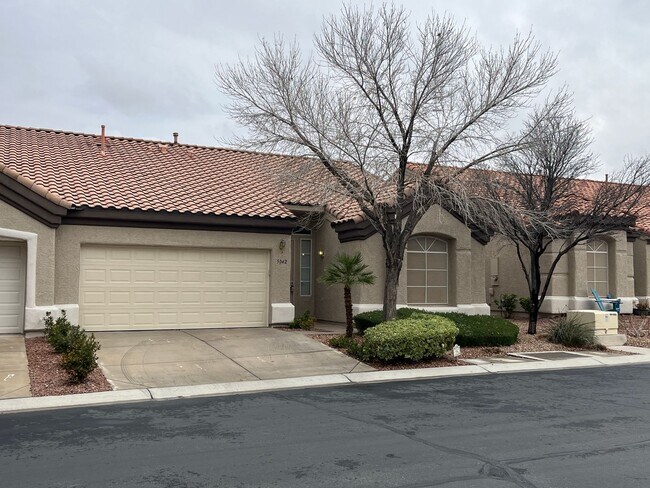 Building Photo - Lovely Gated Townhome Single Story Community.