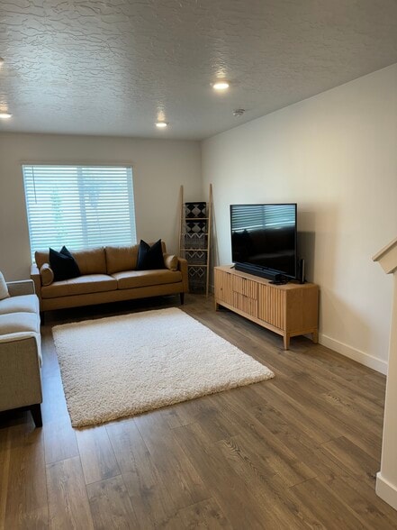 Building Photo - 1144 W Summit Ridge Pky