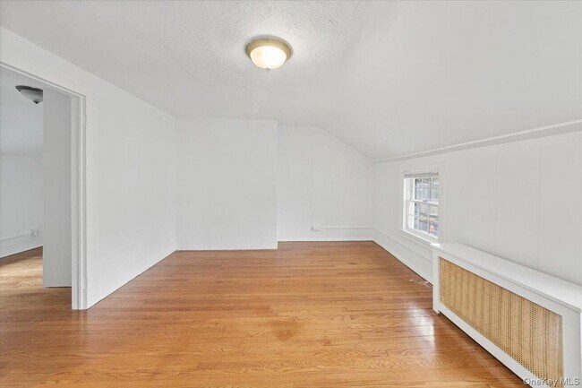 Building Photo - 9 N Dearman St