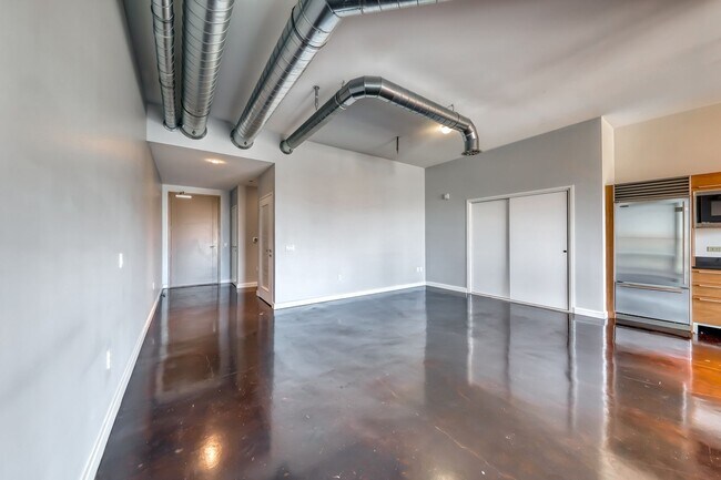 Building Photo - 200 Hoover Ave