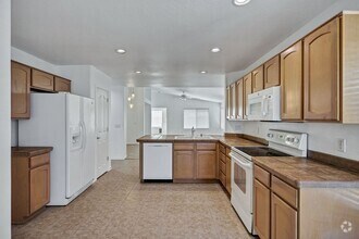 Building Photo - SFH 3-2