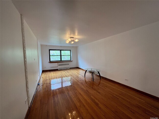 Building Photo - 94-31 59th Ave