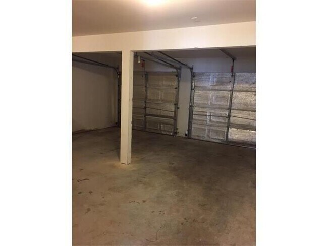 Building Photo - 1801 Hazy Glen Ct NW