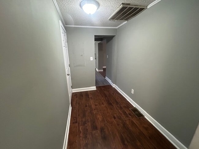 Building Photo - 3530 Beaumont Ave