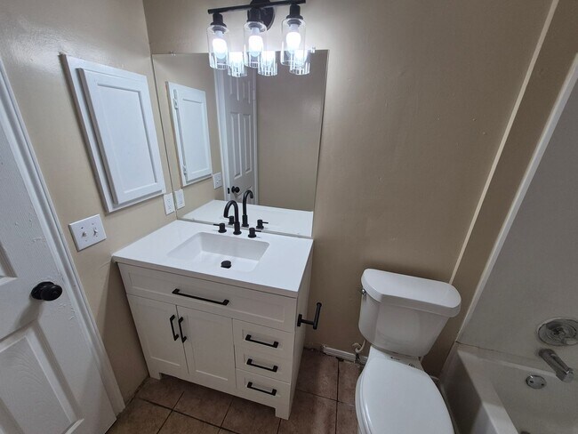 Building Photo - 5907 Deer Lake Dr