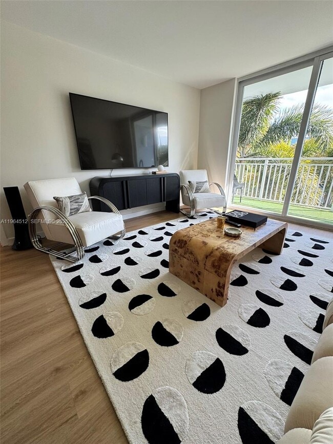 Building Photo - 1045 10th St