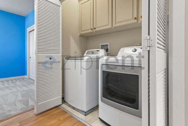 Building Photo - 1294 Pistachio Terrace