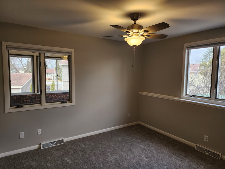 3rd bedroom overlooking the 3 season room - 135 Ridge Ct