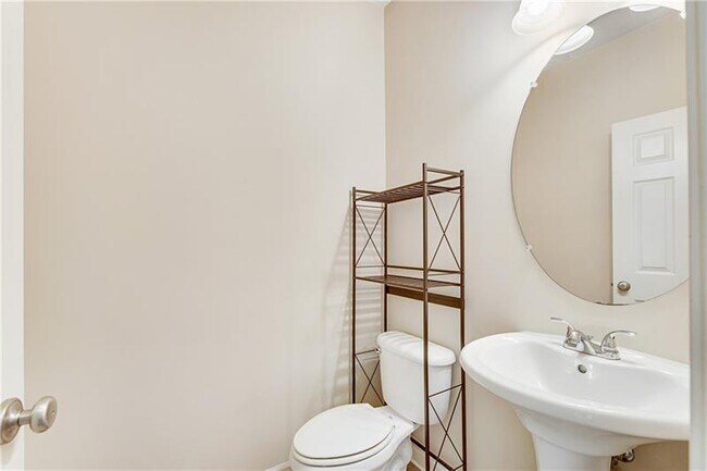 Building Photo - 2405 Sardis Chase Ct