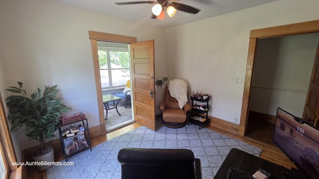 Building Photo - Spacious 4BR  in Saint Paul | 2 Full Baths - VIDEO TOUR