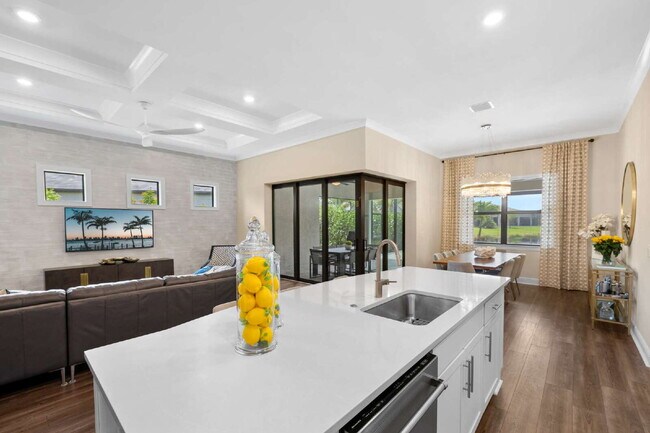 Building Photo - SALT WATER POOL AND SPA home in Greyhawk at the Everglades Golf and Country Club