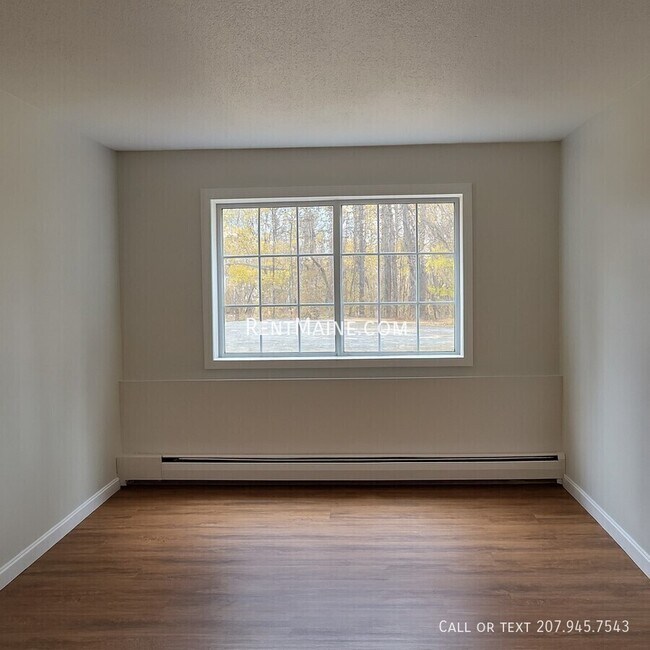 Building Photo - 10 Tall Pines Dr