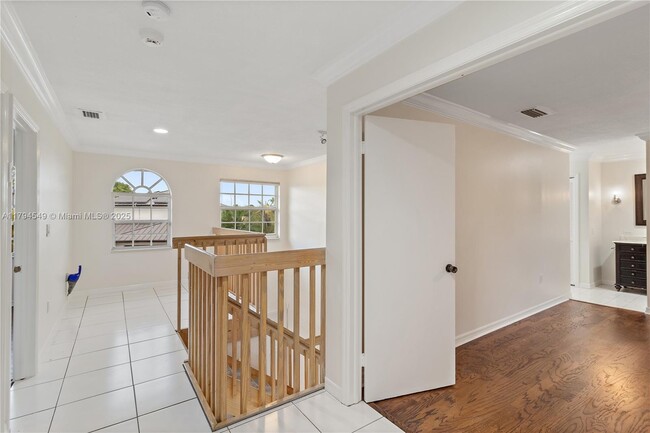 Building Photo - 8820 SW 57th St