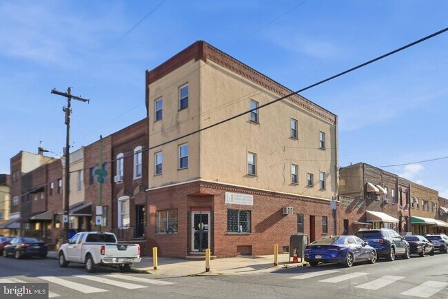 Building Photo - 2229 S 11th St