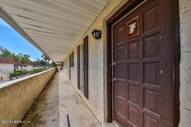 Building Photo - Condo by the Water