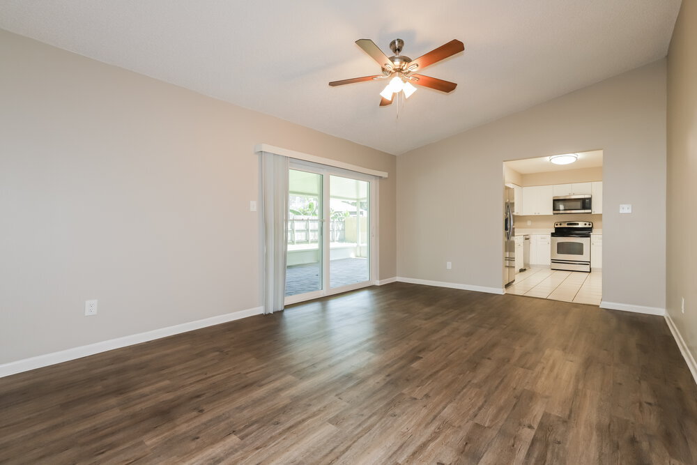 Building Photo - 549 Oak Creek Dr
