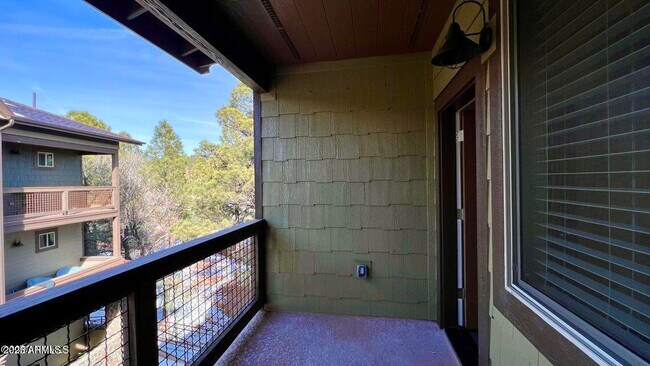 Building Photo - 1650 E Ponderosa Pkwy